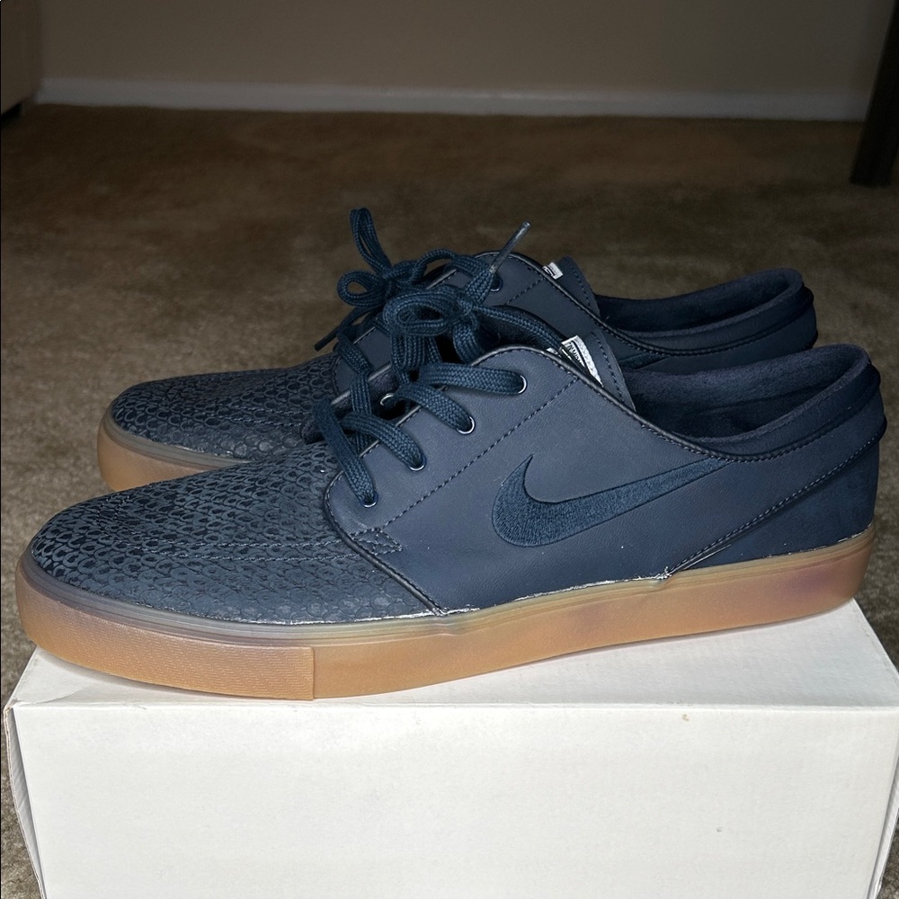 Nike Men's SB Zoom Air Stefan Janoski Skateboarding Sneakers Gum Sole Size 13